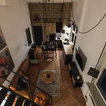 Designer Loft - Modern & Chic
