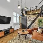 Designer Loft - Modern & Chic 브라티슬라바