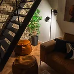 Designer Loft - Modern & Chic 아파트