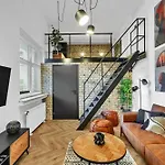 Designer Loft - Modern & Chic *