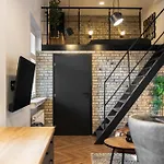 Designer Loft - Modern & Chic