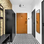 아파트 Designer Loft - Modern & Chic
