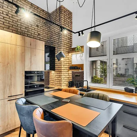 דירה Designer Loft - Modern & Chic ברטיסלאבה