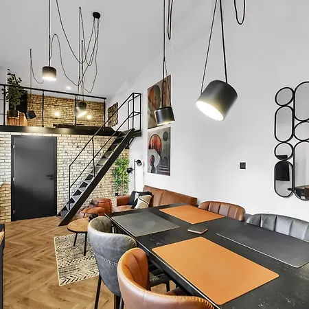 Designer Loft - Modern & Chic 브라티슬라바
