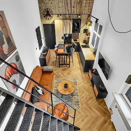 דירה Designer Loft - Modern & Chic ברטיסלאבה