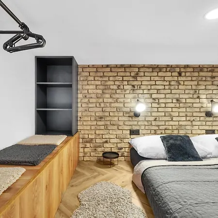 דירה Designer Loft - Modern & Chic