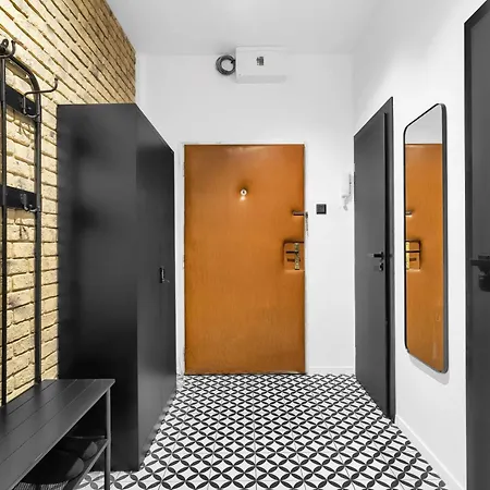 דירה Designer Loft - Modern & Chic