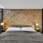 Designer Loft - Modern & Chic *