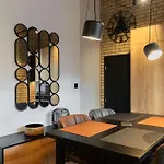 Designer Loft - Modern & Chic