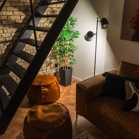 Designer Loft - Modern & Chic Appartamento